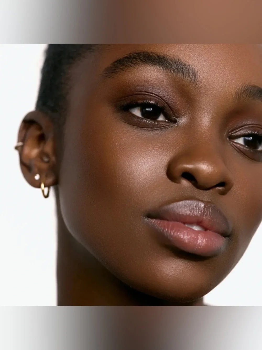 Rose Inc Solar Infusion Soft-Focus Cream Bronzer in Capri
